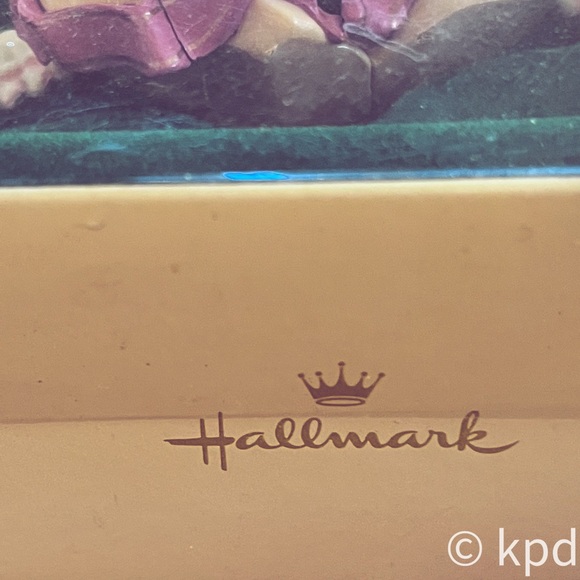 1983 Hallmark QX4229 "Baroque Angels" Ornament - Picture 6 of 9